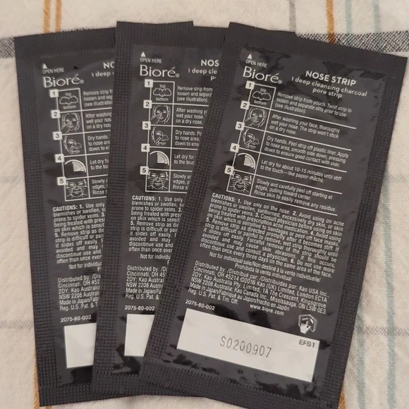 Makeup bundle -Mac eyeliner, Becca highlighter - Picture 8 of 9